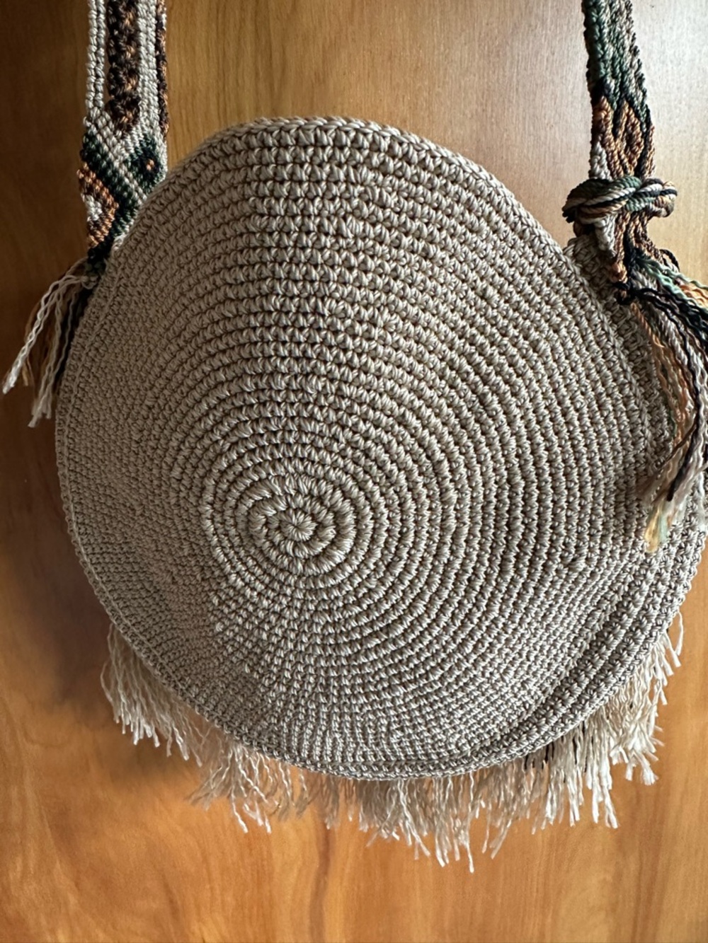 Handwoven Round Fringe Shoulder Bag in Natural Wayuu inspired - Picture 2 of 5